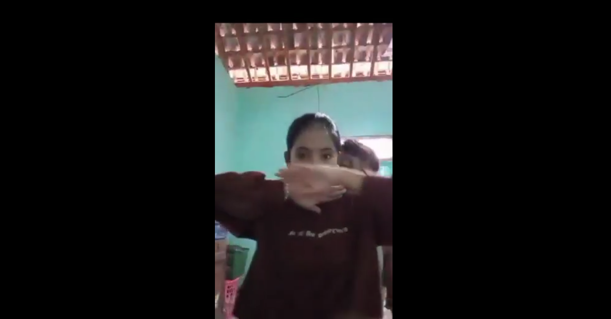 Video Viral [Update] Cewe Chindo Terbaik Yang Sangat Agresif Saat Main Dengan Suami Orang