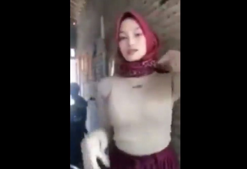 Langsung Viral Video Dari Seleb Cantik Yang Sedang Naik Daun Wiwik Dengan Asprinya Sendiri